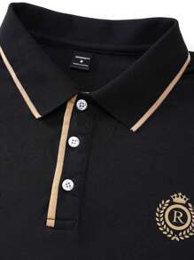 Manfinity Homme Áo thun polo chơi golf cổ điển in họa tiết chữ màu tương phản dành cho bố - màu đen - Xem 2