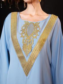 Al Najma Women's Colorblock Embroidery Decor Split Hem Long Sleeve Dress
