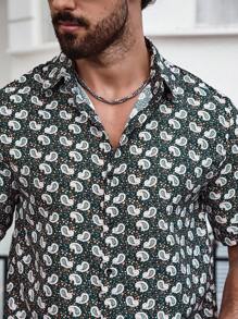 Manfinity Homme Men's All Over Paisley Pattern Short Sleeve Shirt