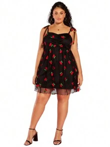 SHEIN CURVE+ Kích thước lớn Của phụ nữ Cherry thêu Xếp li Lưới Váy Dây - màu đen - Xem 7