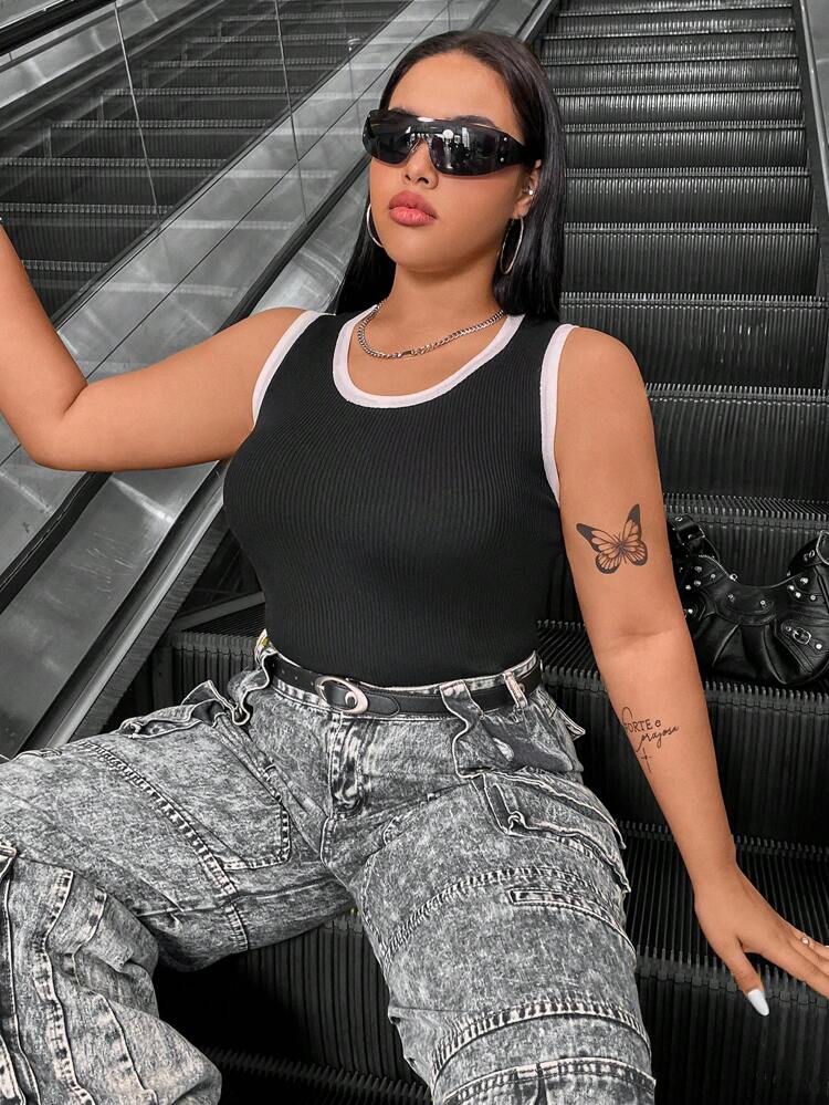 Plus Size Color-Block Cropped Sweater Vest With Decorative Trim