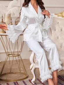 Slumberist طقم بيجامة من قماش الحرير المقلد بلون واحد مع تطريز دانتيل ثلاثي الأبعاد وأربطة ربط، طقم أبيض، ملابس الخريف