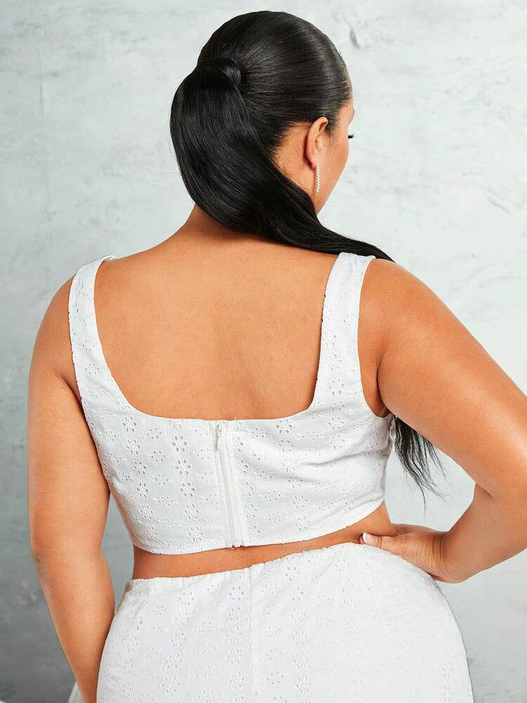 Plus Size Women's Embroidered Bustier Top With Front Tie And Midriff-Baring Length