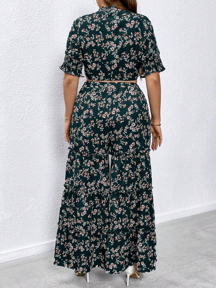Plus Size Two-Piece Set With Ditsy Floral Print For Vacation