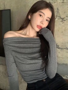 Camiseta corta casual de mujer unicolor con hombros descubiertos y plisada - Gris - Ver 5