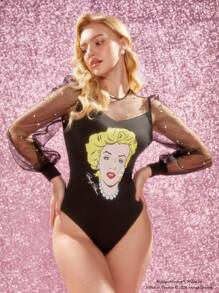 Marilyn Monroe X SHEIN Body con stampa di caratteri, decorato con contrasto di rete e perle finte