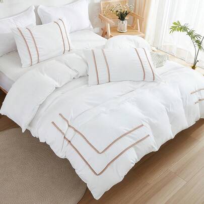 White Bohemian Style Farmhouse 3 PiecesDuvet Cover Set, Decorated With Mini Pom Poms, Soft Microfiber Lightweight Duvet Cover, Thin Material, Suitable For Men And Women, Includes 1 Duvet Cover And 2 Pillow Shams, Comforter Not Included.