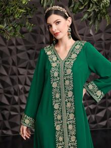 Al Najma 土耳其風格長袖連衣裙,帶有花卉裝飾 - 墨綠色 - 查看 4
