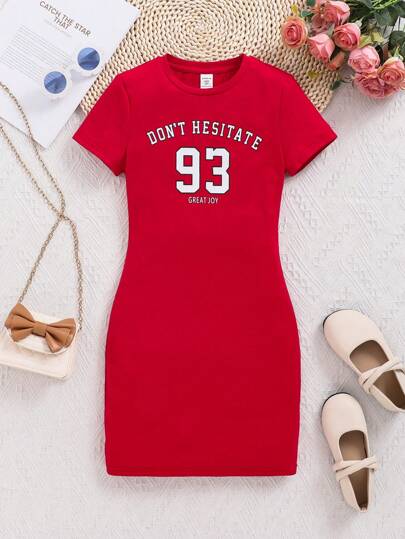 SHEIN Tween Girls' Daily Wear Street Fashion Number Slogan Knitted Round Neck Short Sleeve Dress