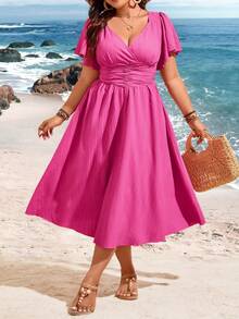 SHEIN Holidaya 加大尺寸紋理聚攏短袖連身裙,有彈力腰部,流蘇袖 - 玫紅色 - 查看 6