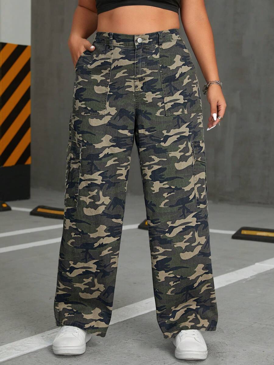 SHEIN EZwear Plus Size Women's Camouflage Cargo Pockets Jeans - Multicolor - View 1