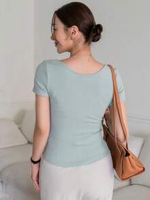 DAZY Solid Short Sleeve Stretchy Women's T-Shirt With A Drape Neckline - Green - View 2
