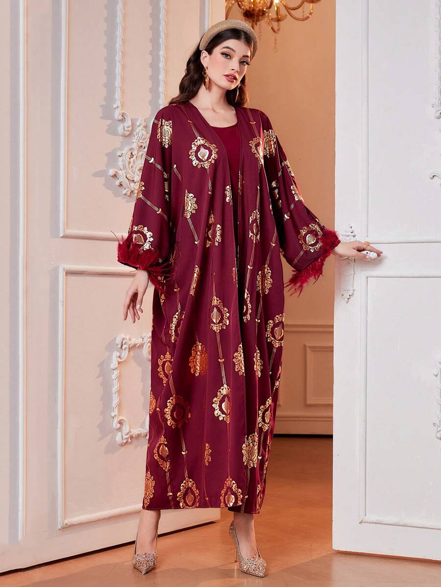 Al Najma Conjunto de 2 piezas de mujer en color rojo burdeos con cuello de piel, estampado dorado en las mangas y bajo la prenda