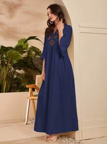 Al Najma Floral Embroidered Flare Sleeve Dress - Navy Blue - View 4