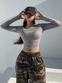 DAZY Letter Printed Long Sleeve Cropped T-Shirt - Grey - View 4