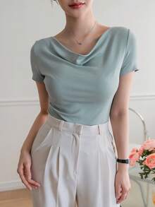 DAZY Solid Short Sleeve Stretchy Women's T-Shirt With A Drape Neckline - Green - View 8