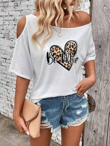 SHEIN LUNE 豹紋心形圖案和標語的非對稱領t恤 - 白色 - 查看 6