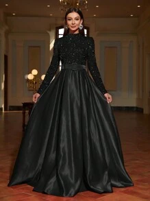 Faeriesty 这款女士奢华舞会晚礼服，拥有优雅的立领、闪耀的亮片装饰紧身胸衣和宽腰带，精致的A字修身廓形，适合盛大正式场合。闪亮的长款礼服，是婚礼招待会、化装舞会、神秘花园派对、正式晚宴、黑领结活动、毕业典礼及生日派对的理想之选，也是春季和夏季的完美搭配。 - 黑色 - 查看 3