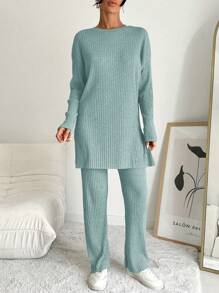 Conjunto De Dos Piezas Para Mujeres De Camiseta De Cuello Redondo De Color Sólido Con Rayas Y Pantalones