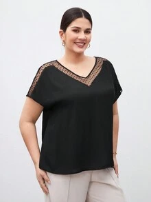 SHEIN BIZwear 大尺寸v領短袖網布料拼接t卹 - 黑色 - 查看 4