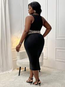 Slaydiva 加大號幾何印花修身連衣裙,圓領交叉剪裁設計細節 - 黑色 - 查看 3