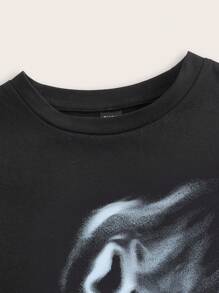 SHEIN EZwear Casual Halloween Scream Skull Graphic Black Round Neck Short Sleeve Slim Fit Plus Size Women T-Shirt, Suitable For Summer Pullover