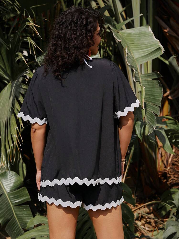 Plus Size Contrast Color Short Sleeve Top & Shorts Set For Body Shape Correction