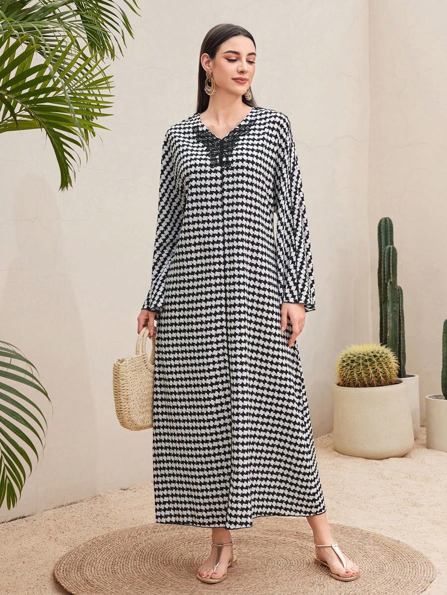 Al Najma 千鳥格紋長袖阿拉伯風格連身裙 - 黑與白 - 查看 1