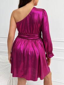 SHEIN Allurite Kích thước lớn Hollow-out Chi tiết Một bờ vai Tay áo loe Đầm - Màu tím - Xem 2