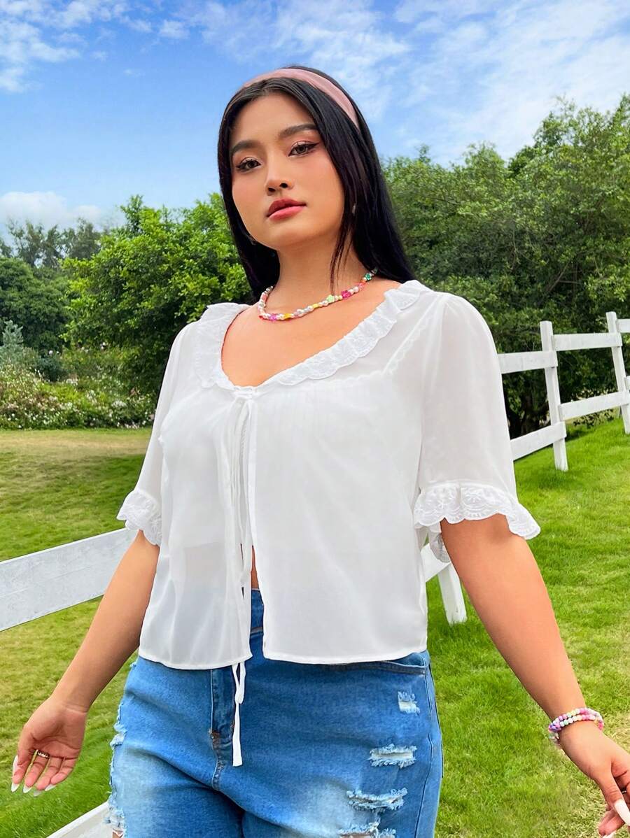 SHEIN Qutie Kích thước lớn Màu thuần Thêu Trang trí ren mỏng Ngắn Áo sơ mi - trắng - Xem 1