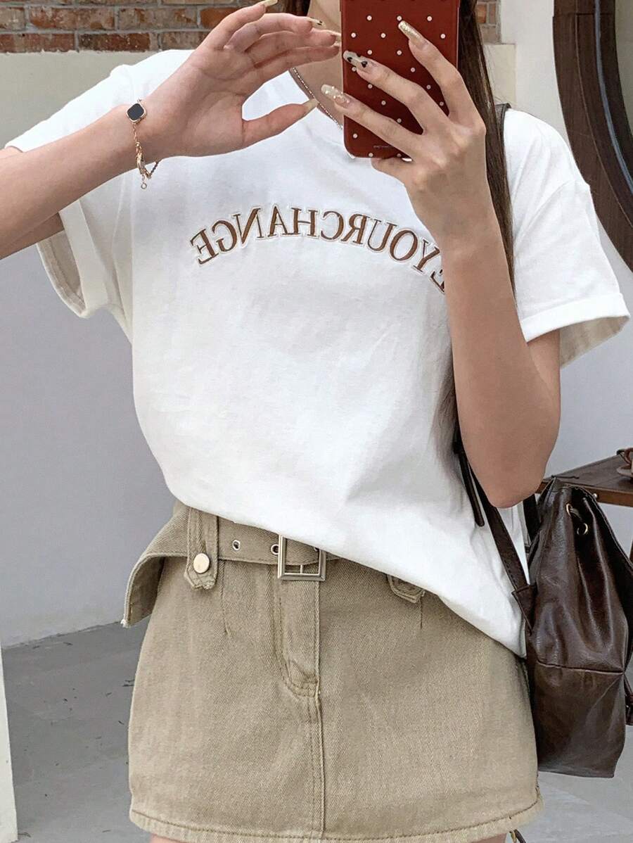 DAZY 女士字母刺繡修身t恤 - 白色 - 查看 1