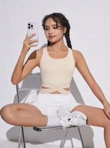 SHEIN 青少女毛織實色紋路交叉背心,空心設計,適用於運動休閒 - 卡其色 - 查看 2