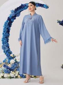 Al Najma 女性拼接毛袖阿拉伯風格連衣裙 - 淺藍色 - 查看 4