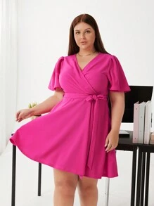 BizChic Màu thuần Kích thước lớn Cổ chữ V Đầm - Màu Hồng Tươi - Xem 4