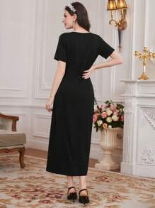 Modelyn 女性珍珠釦點綴短袖v領洋裝 - 黑色 - 查看 2