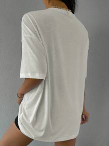 Chiquease Camiseta gráfica de hombro caído con estampado de eslogan para mujer - Beis - Ver 2