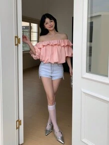 DAZY Màu thuần Ngắn Áo sơ mi Crop Với Off Shoulder & Xù Hoa Sen Thiết kế Đối với phụ nữ - Hồng - Xem 4