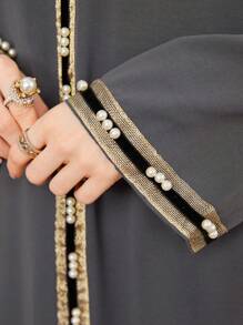 Al Najma 女士阿拉伯带 V 领前纽扣素净长袖连衣裙 - 深灰色 - 查看 8