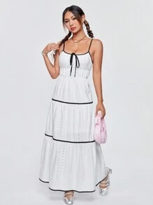 SHEIN Qutie 女士色塊邊緣,多層拼接,斷褶,凸花,吊帶連身裙 - 黑與白 - 查看 1