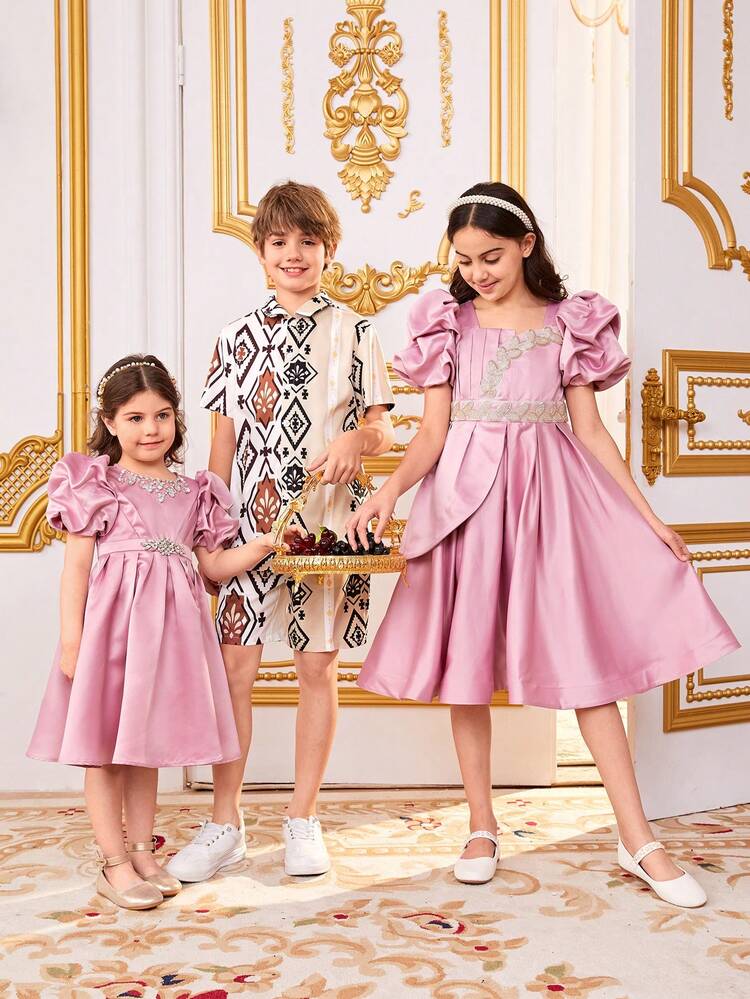 Young Girls' Rhinestone Decorated Round Neck Puff Sleeve Pleated Dress