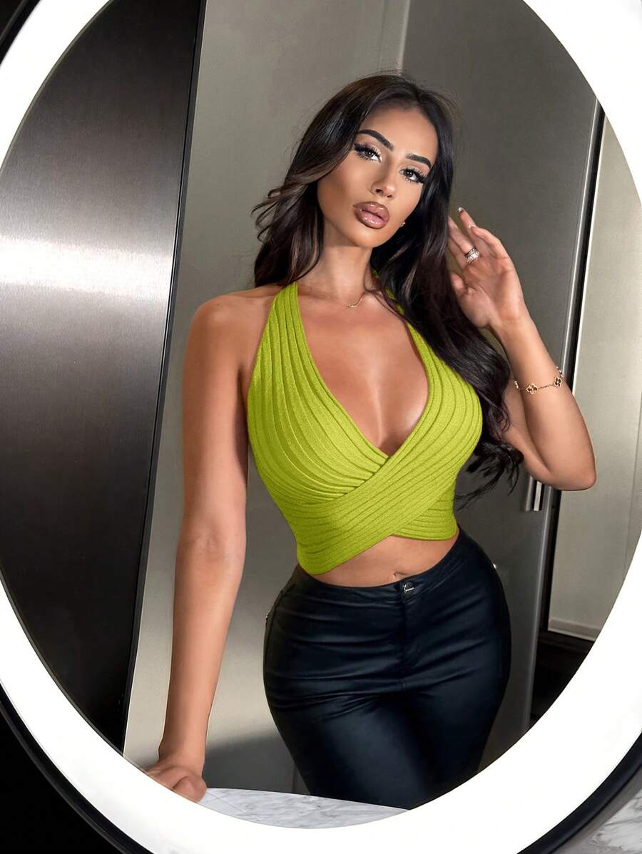 SHEIN SXY 女款短版萊姆綠掛脖交叉針織上衣,適合夏季夜店外出的性感穿搭 - 橄欖綠 - 查看 1