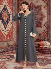 Al Najma 女士阿拉伯带 V 领前纽扣素净长袖连衣裙 - 深灰色 - 查看 7