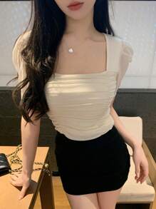 DAZY 方领褶皱短袖T恤夏季女款短款上衣 - 白色 - 查看 2