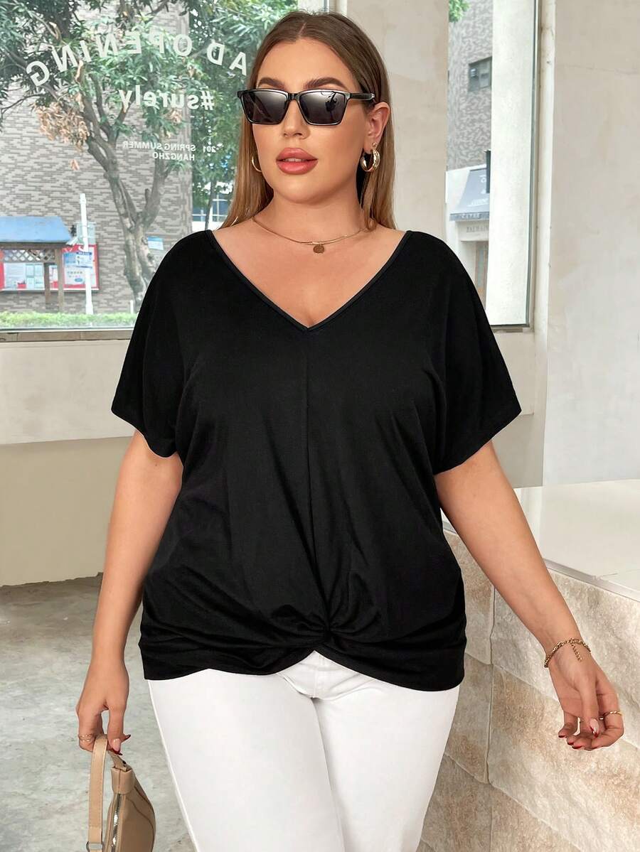 SHEIN Essnce 大尺碼女士新款夏季時尚休閒v領扭曲短袖寬鬆t恤 - 黑色 - 查看 1