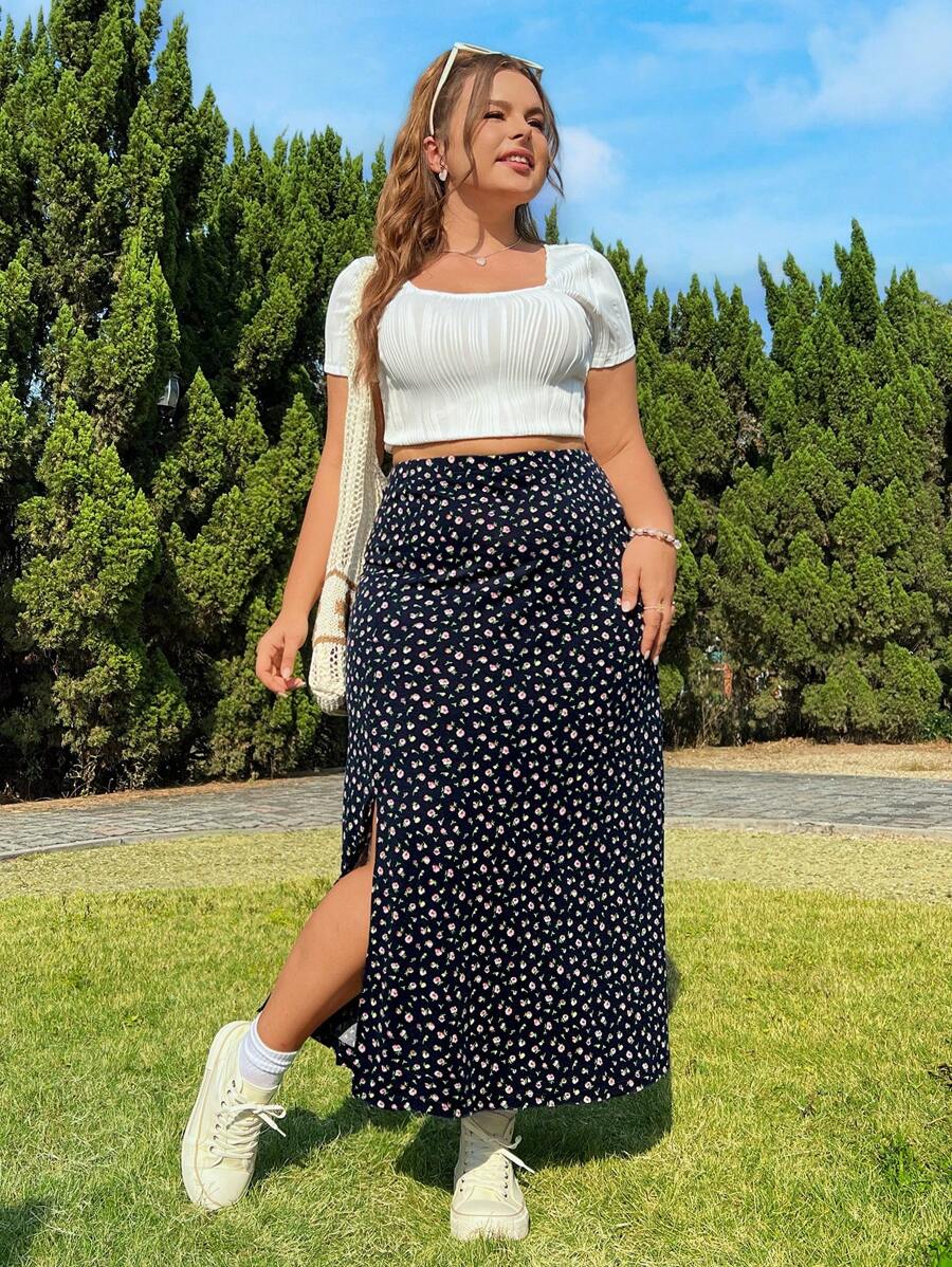 SHEIN MOD 大尺碼女士黑底花卉印花高開岔長裙 - 黑色 - 查看 1