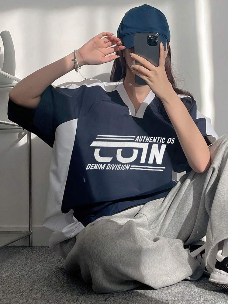 Camiseta de mujer oversize con estampado de letras en bloques de color, camisetas gráficas