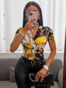 Eryvara V领短袖T恤（随机印花）图案T恤女式上衣 - 彩色 - 查看 5