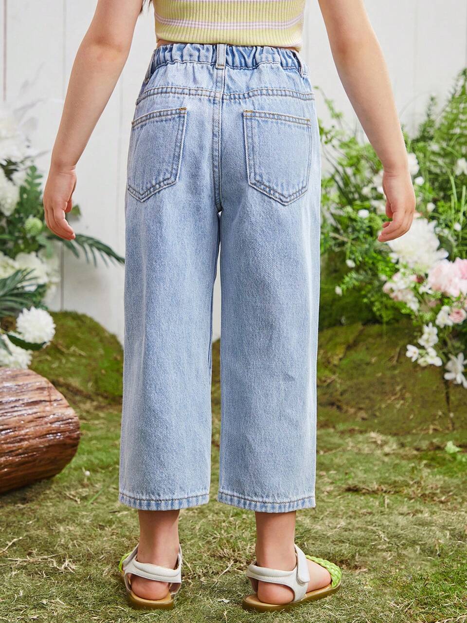 Young Girls' Y2k Style Comfortable Elastic Waistband Loose Straight Leg Jeans With Color Blocking Heart Print And Light Blue Washed Finish
