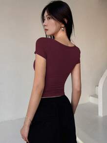 DAZY 女式纽扣半开襟短款T恤学院风上衣 - 酒紅色 - 查看 2