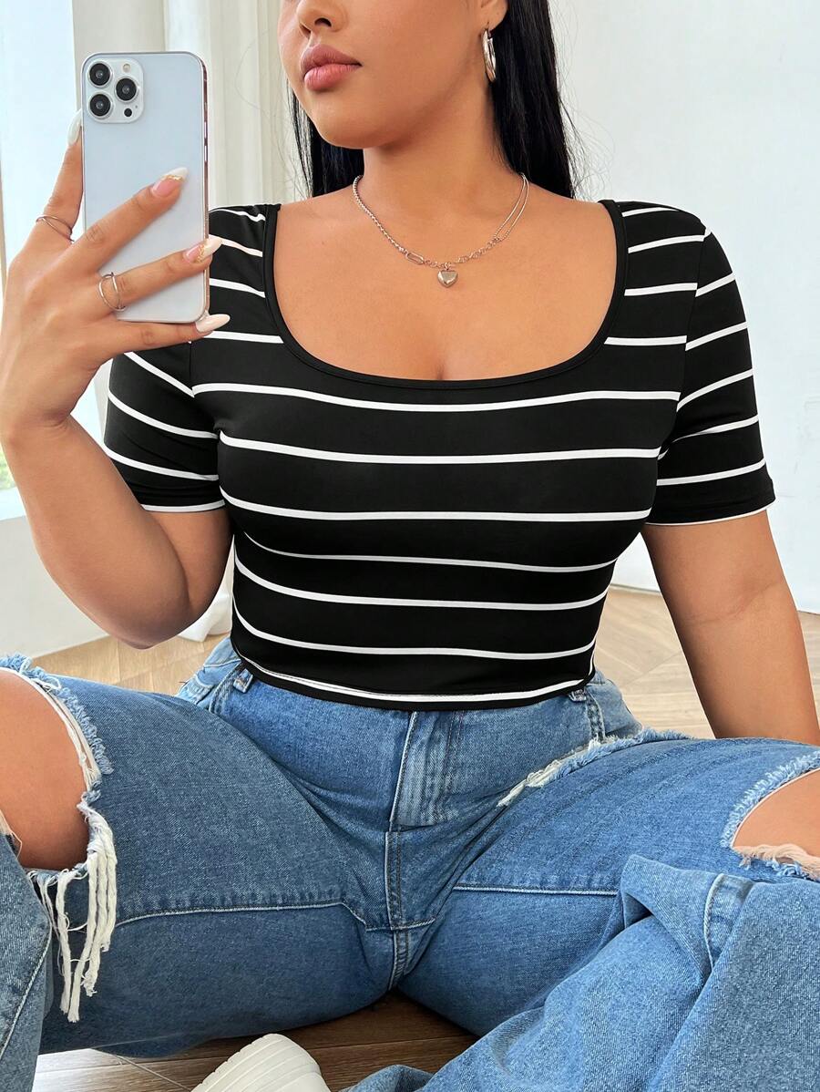 SHEIN EZwear 大码条纹修身短款 T 恤，夏季 - 黑與白 - 查看 1